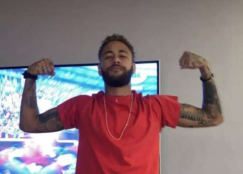 Neymar imita Gabigol e comemora título rubro-negro: 'Flamengo é Brasil'