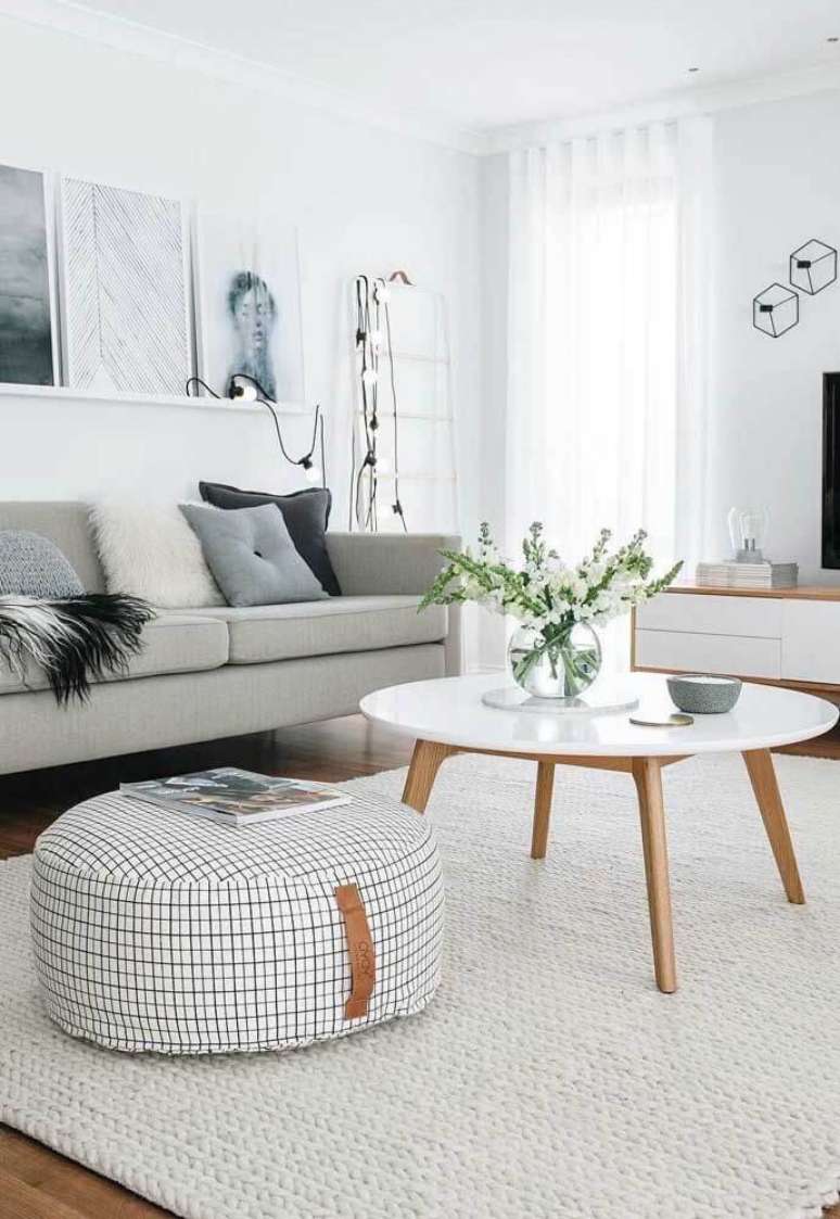61. Faça o tamanho do seu tapete de crochê quadrado para sala de estar adequado com o ambiente – Por: Decor Fácil