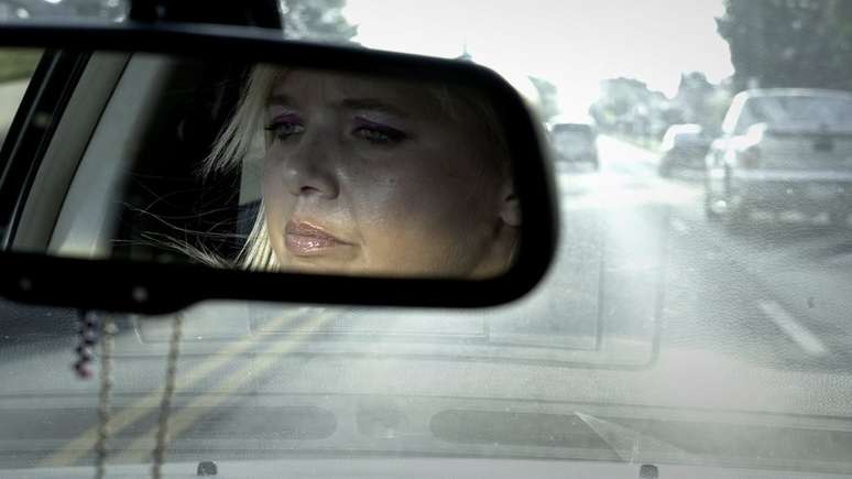 'Eu entrei no inferno', diz Hollie, sobre sua vida como uma mulher que foi sexualmente abusada, estuprada e traficada