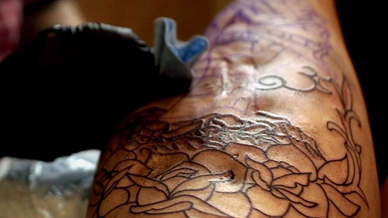 Prickett diz que as tatuagens para marcar mulheres têm ficado cada vez maiores