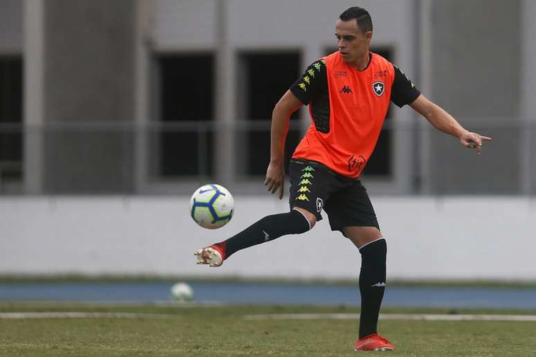 Atacante ficou no Rio de Janeiro (Foto: Vítor Silva/Botafogo)