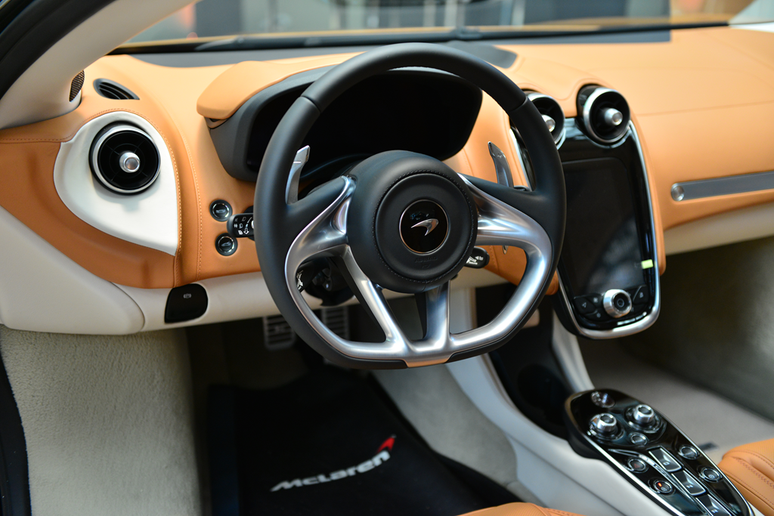 McLaren GT.