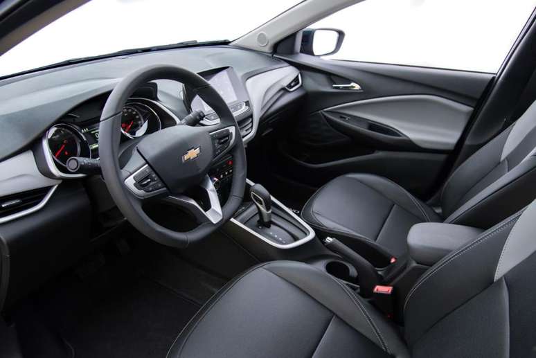 Interior do novo Chevrolet Onix.
