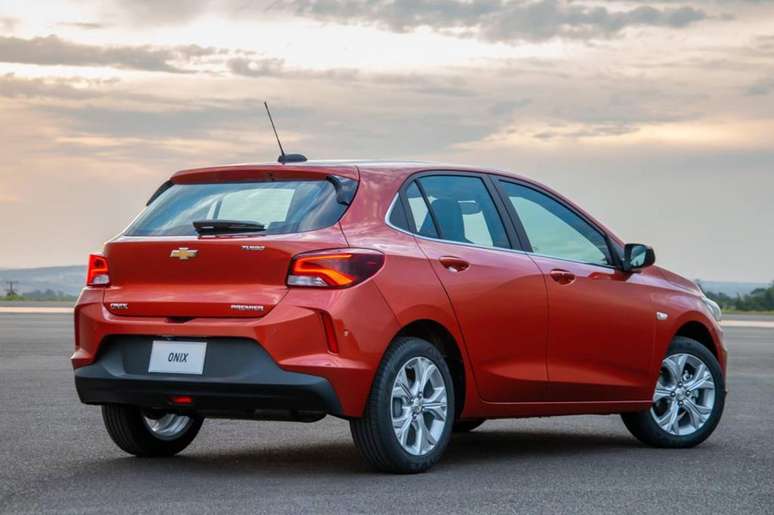 Chevrolet Onix: paralisação na produção faz o hexacampeão cair no ranking de vendas.