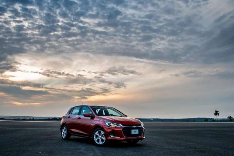 O novo Chevrolet Onix é o hatch a combustão mais econômico do país. 