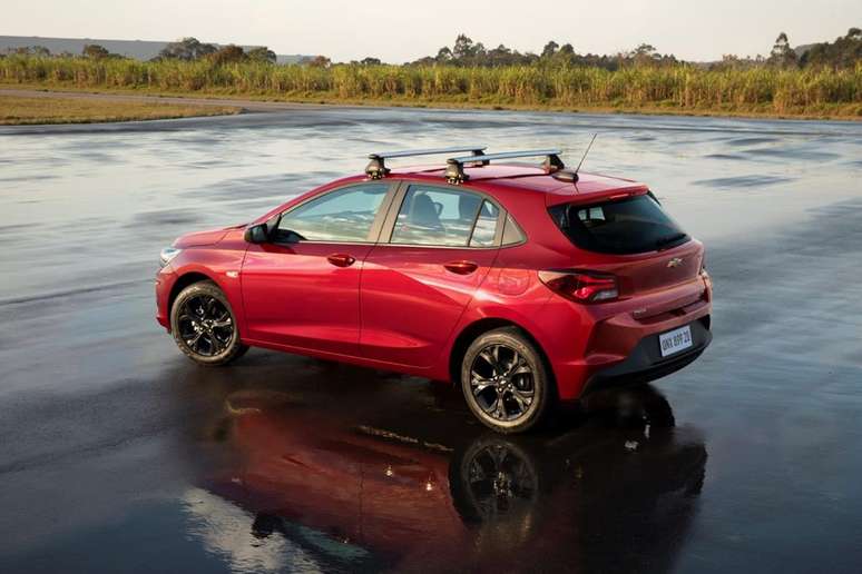A Chevrolet lançou três pacotes de acessórios originais para personalizar o modelo: Sport, Adventure e Elegance.