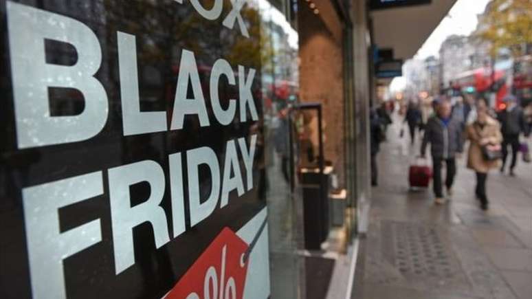 Black Friday é um grande evento comercial nos Estados Unidos após o Dia de Ação de Graças