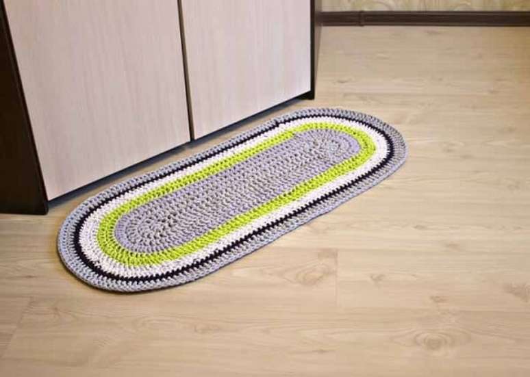 47. Tapete de croch&ecirc; com linhas mescladas. Fonte: Pinterest