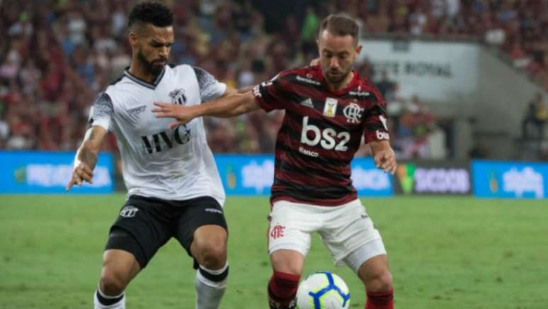 Everton Ribeiro teve boa atuação pelo Flamengo nesta quarta-feira (Foto: Alexandre Vidal / Flamengo)