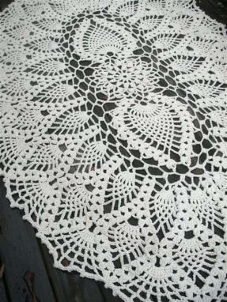 16. Tapete oval de crochê branco com padrão diferente. Fonte: Pinterest