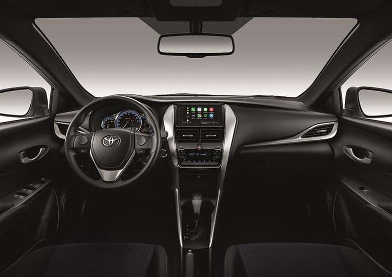 Interior do Toyota Yaris XL Plus Connect.