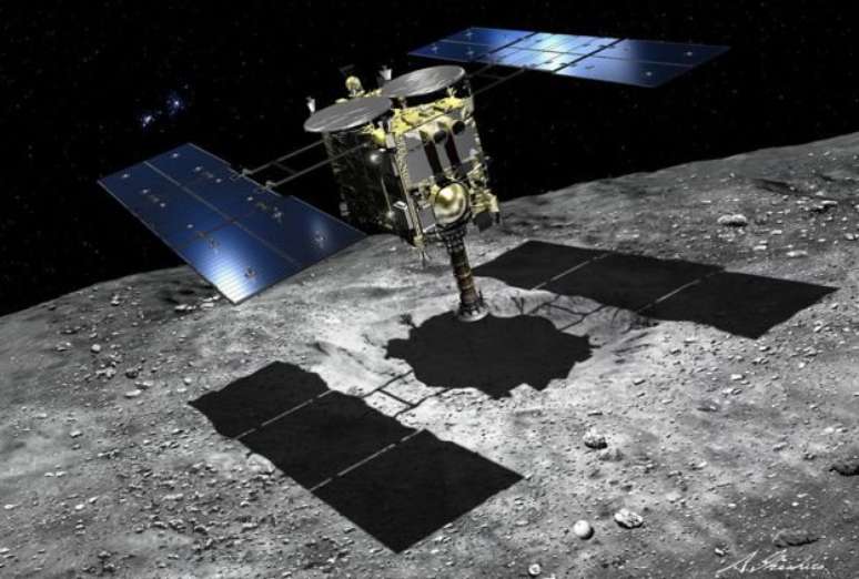 A sonda Hayabusa 2 está coletando amostras do asteroide Ryugu