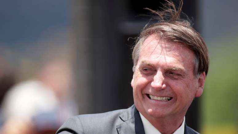 O presidente Jair Bolsonaro diz que deu 'carta branca' para Roberto Alvim na cultura