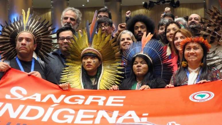 Protesto de indígenas brasileiros em 19 de novembro; documento diz haver 'contexto de extrema insegurança para direitos sociais e ambientais, com um aumento na violência, expansão do desmatamento e mais queimadas na região amazônica'