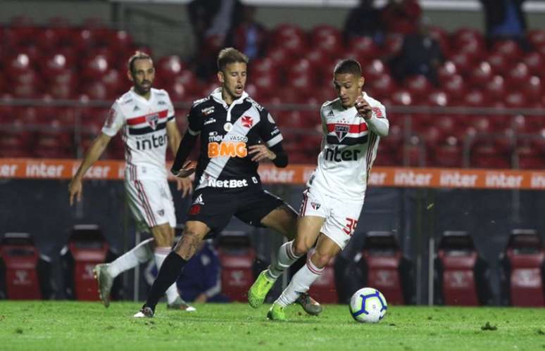 Marcos Junior, durante duelo contra o São Paulo (Foto: Rubens Chiri / saopaulofc.net)