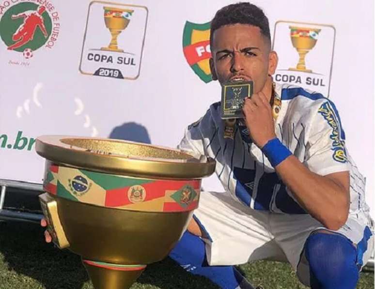 Jovem emprestado pelo São Paulo já conquistou dois títulos com o sub-20 do Avaí (Foto: Divulgação)