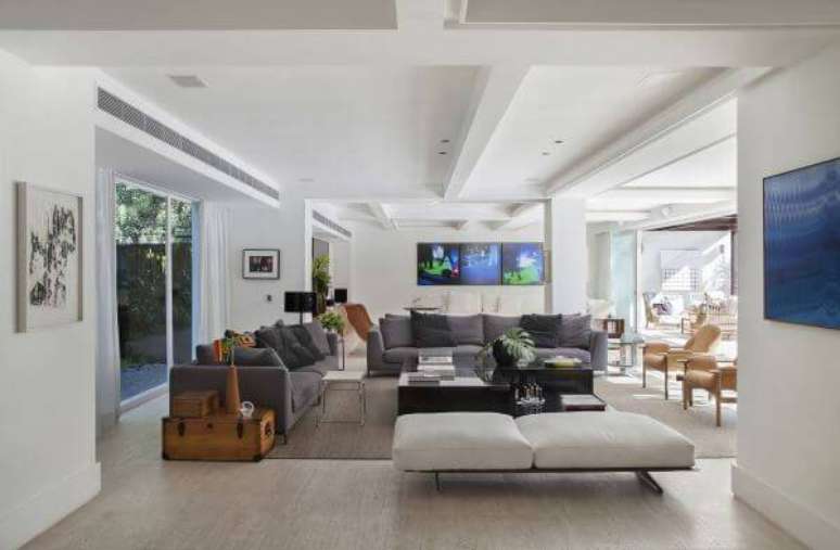 64. Cores neutras na sala de estar &ndash; Projeto: Gisele Taranto