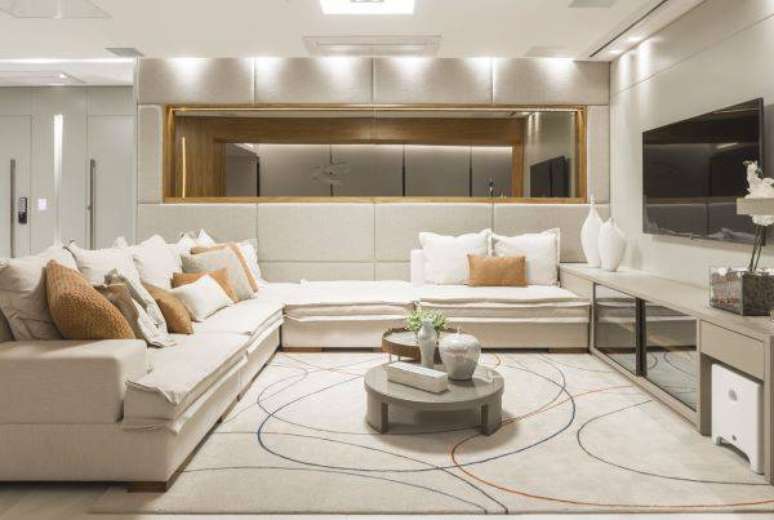 14. Sala de estar com cores neutras &ndash; Projetos: Red Square Arquiteturareds qu