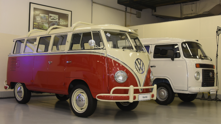 Kombi saia-e-blusa e Kombi Standard.