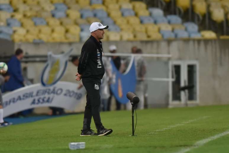 Jorge Desio comanda mais uma vez o Santos neste domingo (Ivan Storti/Santos)