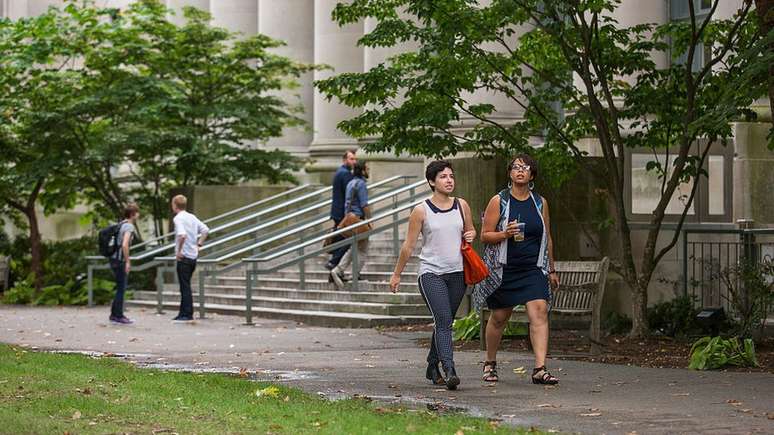 Universidaades americanas cobram mensalidades bastante caras em comparação a outros países