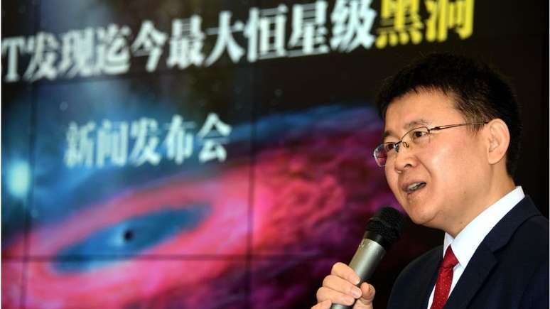 Liu Jifeng, do Observatório Astronômico Nacional da China, é o coordenador de um grupo de cientistas que publicou um estudo sobre as descobertas do maior buraco negro já visto.