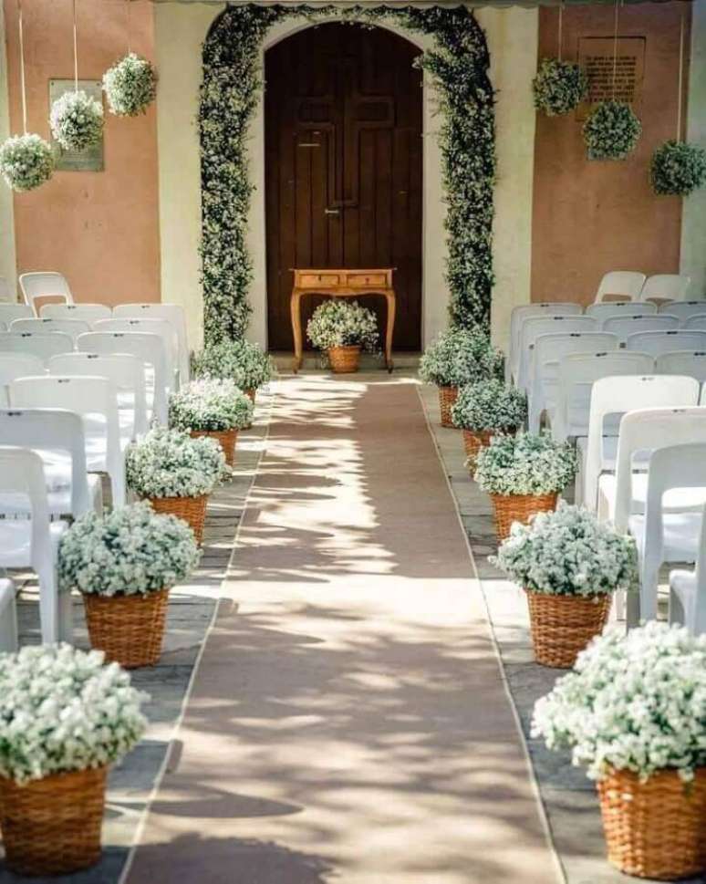 17. Um dos tipos de cerimônia de casamento super charmosos e aconchegantes é o feito em casa – Foto: Verde Menta