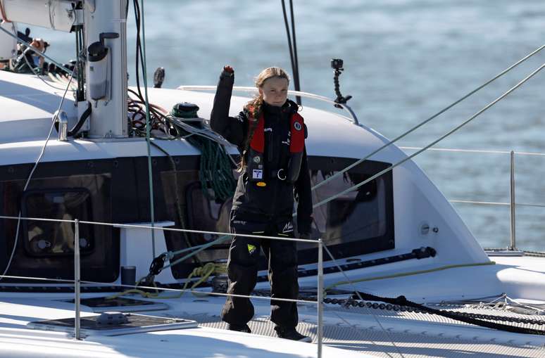 Greta Thunberg chega a porto de Santo Amaro, em Lisboa, Portugal 3/12/2019 REUTERS/Pedro Nunes