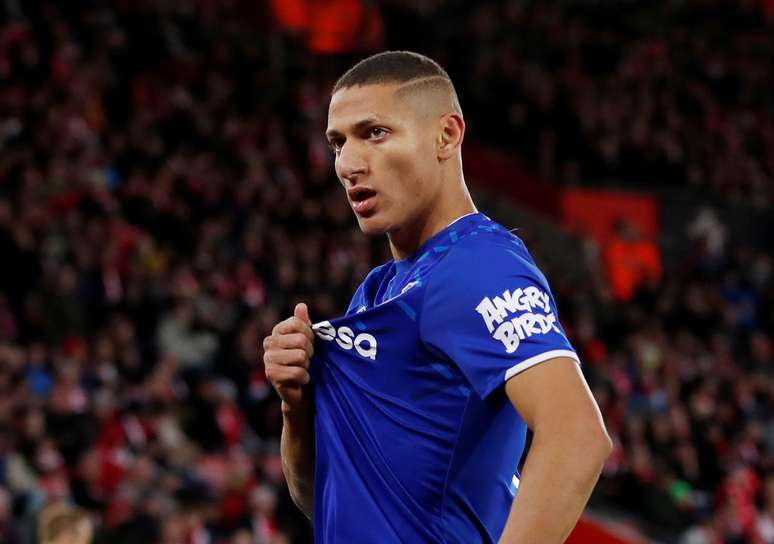 Richarlison comemora gol marcado em partida do Everton
09/11/2019
REUTERS/David Klein