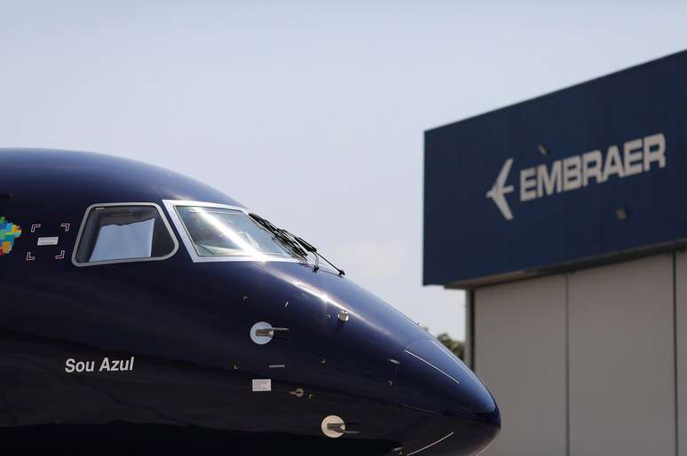Aeronave E2-195 da Embraer e operada pela Azul. 12/9/2019. REUTERS/Roosevelt Cassio