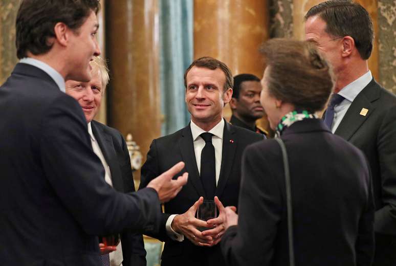 Primeiro-ministro canadense, Justin Trudeau, conversa com premiê britânico, Boris Johonson, presidente francês, Emmanuel Macron, secretário-geral da Otan, Jens Stoltenberg, e princesa Anne
03/12/2019
Yui Mok/Pool via REUTERS