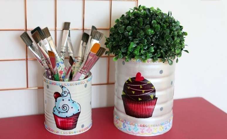 53. Como reutilizar latas de alum&iacute;nio na decora&ccedil;&atilde;o. Fonte: Pinterest