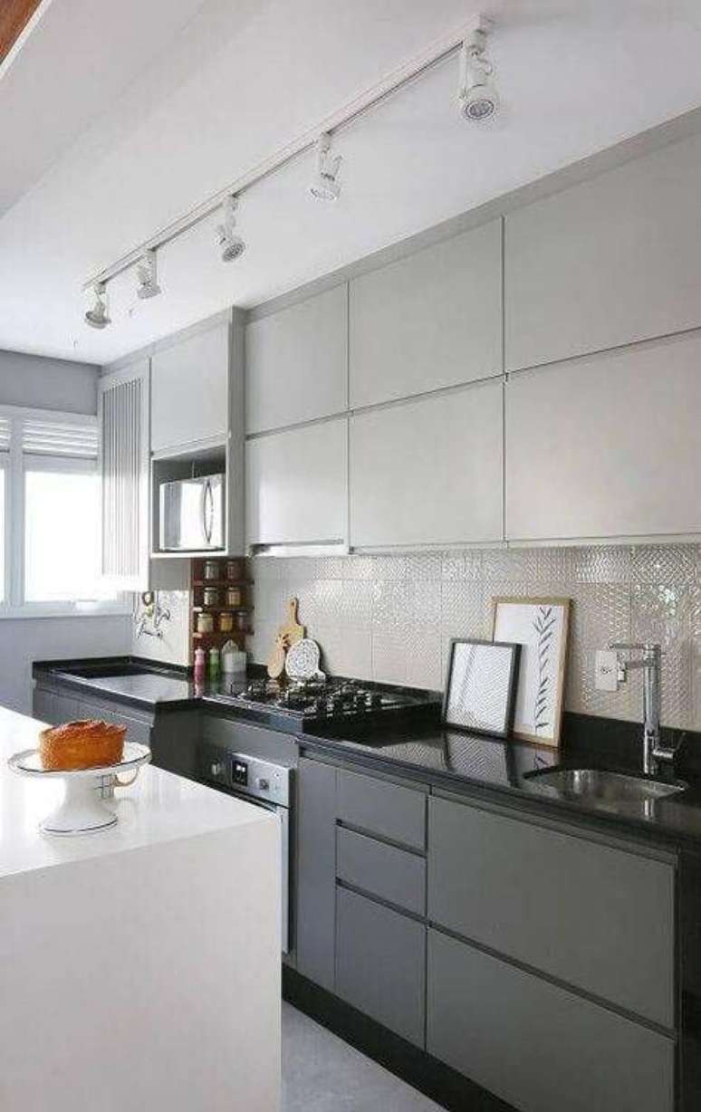 63. A cozinha cinza pode ser muito mais decorada do que muitos pensam. Foto: Origin Loop