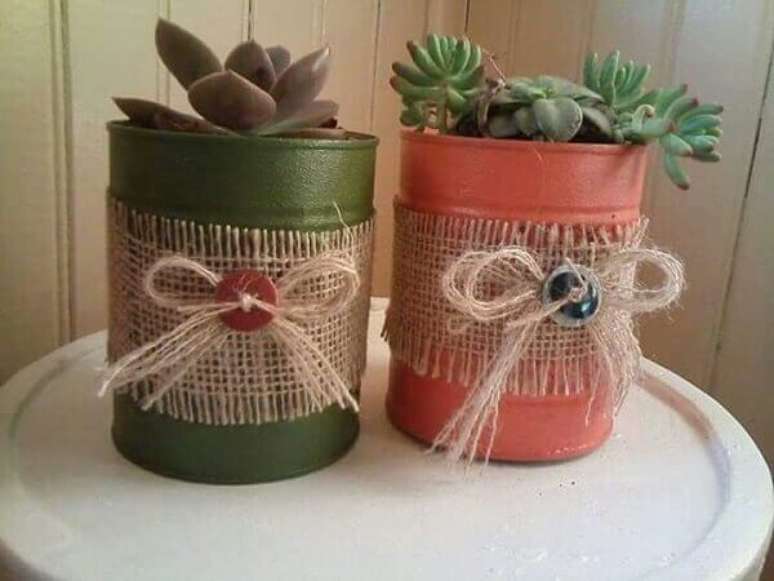 10. Latas decoradas com detalhes em barbante. Fonte: Pinterest