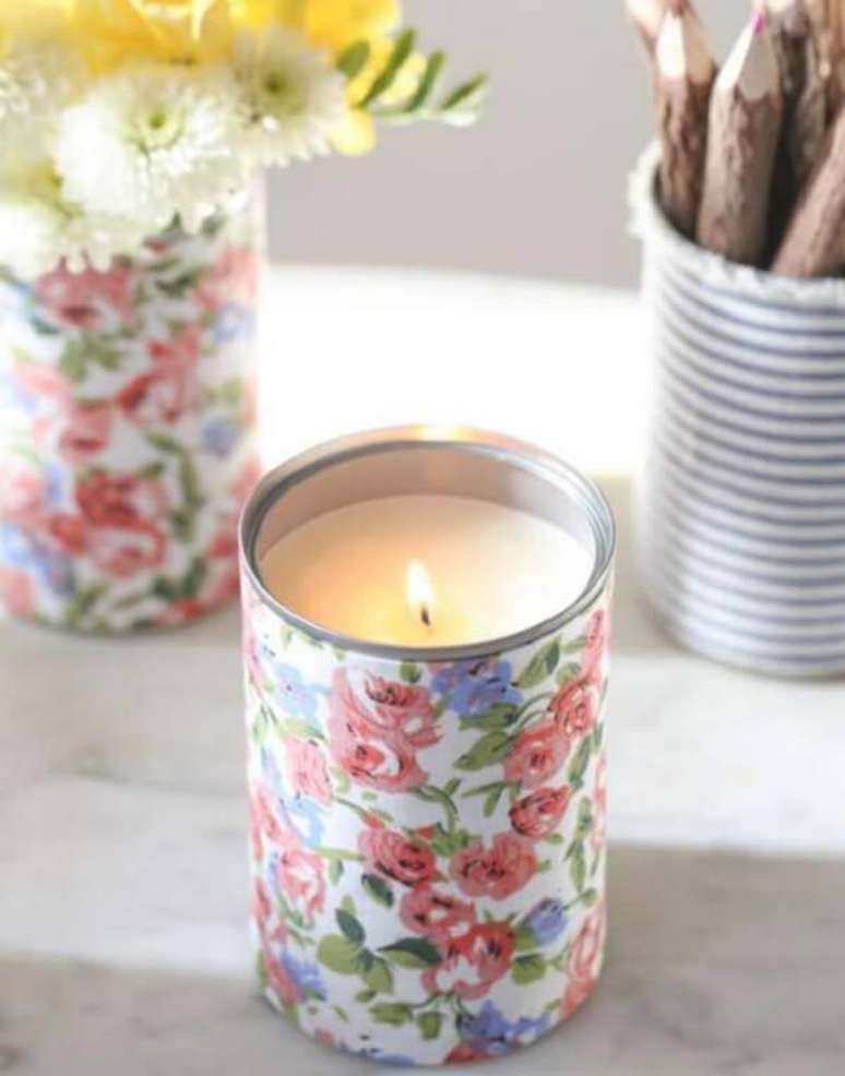41. As latas decoradas podem servir para diversas finalidades. Fonte: Pinterest