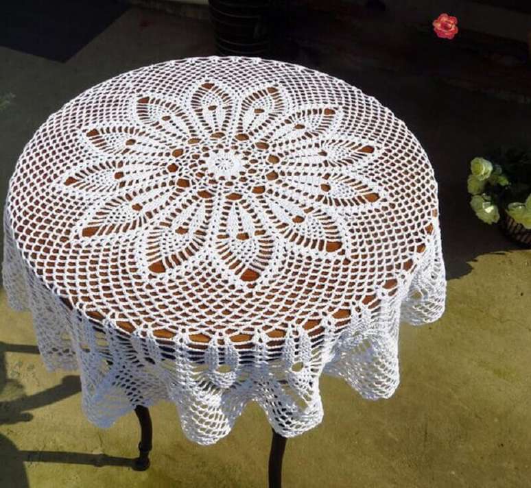 29. Modelo de toalha de mesa de crochê