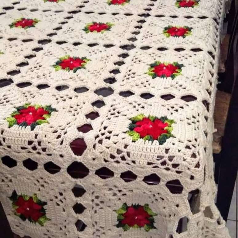 55. A toalha de mesa pode parecer uma manta. Foto: Pinterest