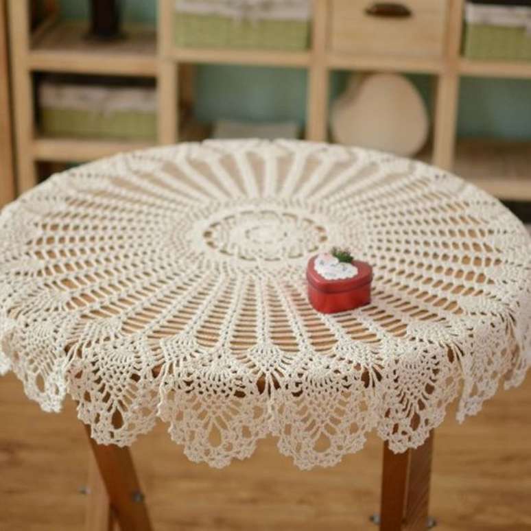 48. A toalha de mesa de crochê branca é a mais popular. Foto: Pinterest