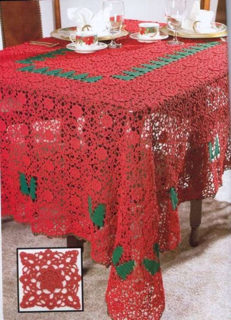 56. Esta toalha de mesa de crochê vermelha é muito chamativa. Foto: RS Sucateando
