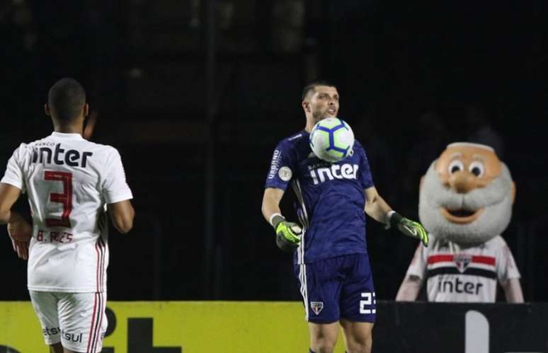 Tiago Volpi foi cauteloso sobre sua permanência no São Paulo em 2020 (Foto: Rubens Chiri/saopaulofc.net)