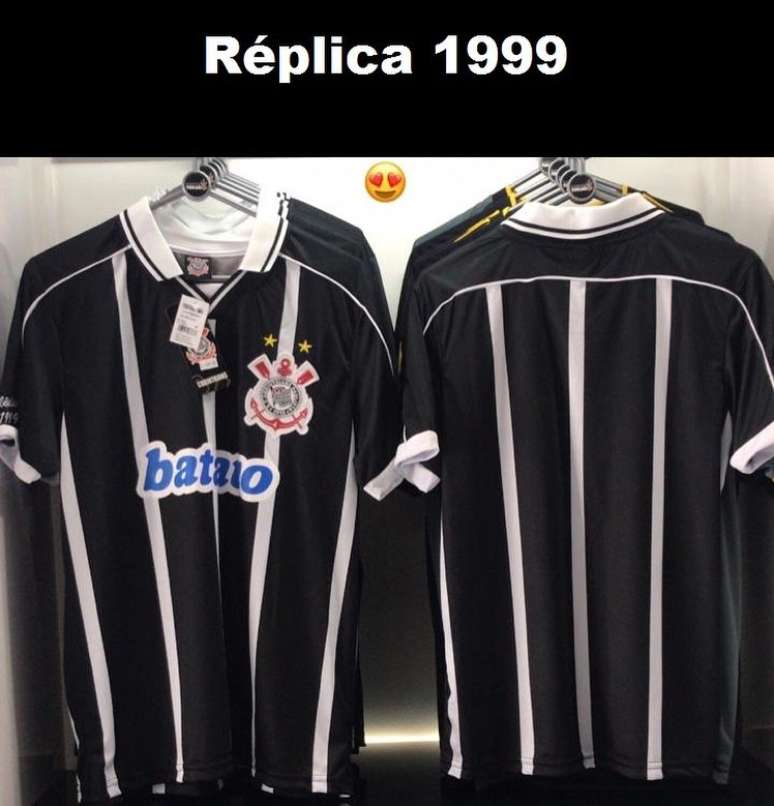 A camisa listrada em branco e preto é uma das três opções de réplicas de 99