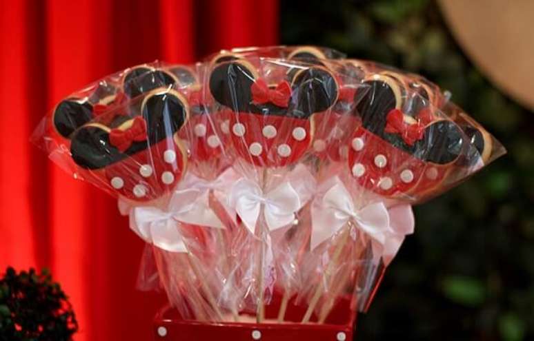 55 – Biscoitos que complementam a decoração da festa da Minnie. Fonte: Blog Lovers