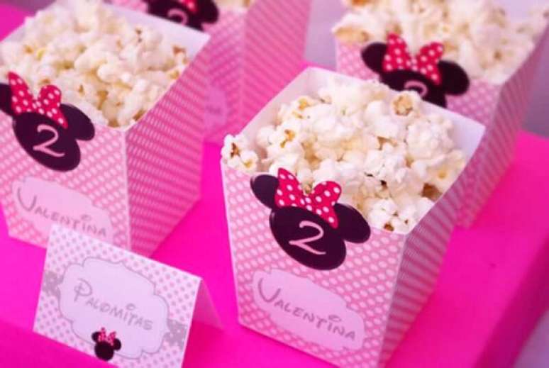 76 – Vai uma pipoca ai? Utilize esses suportes na decoração de festa da Minnie. Fonte: Dicas da Japa