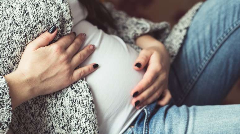 Dados do Ministério da Saúde mostram que os casos de gravidez na adolescência recuaram entre 2000 e 2017 mas, ainda assim, a incidência segue alta
