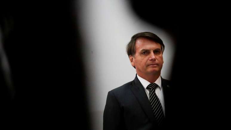 O presidente Jair Bolsonaro também já se manifestou sobre métodos contraceptivos entre jovens: ele sugeriu aos pais que cortassem páginas de publicação que orientam o uso do preservativo