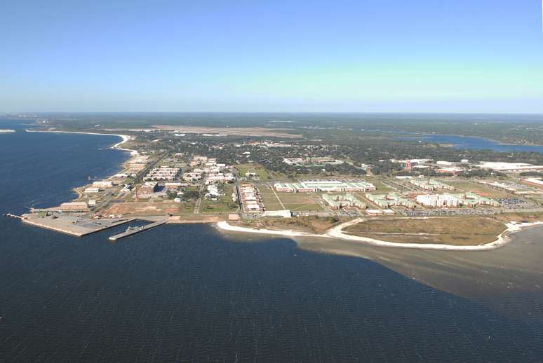 Vista a&eacute;rea da esta&ccedil;&atilde;o a&eacute;rea naval de Pensacola, na Fl&oacute;rida
14/08/2012  Marinha dos EUA/Patrick Nichols/Divulga&ccedil;&atilde;o via REUTERS 