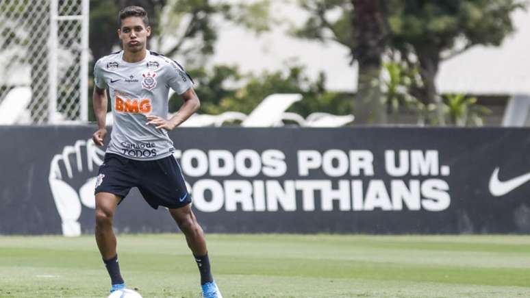 Pedrinho treinou com bola e pode voltar ao time no domingo, contra o Fluminense, em Itaquera (RODRIGO GAZZANEL / AGÊNCIA CORINTHIANS)