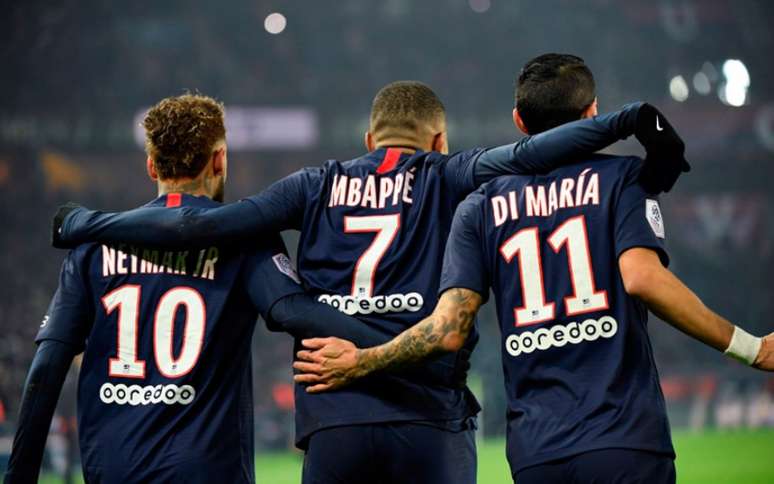 Trio formado por Neymar, Di María e Mbappé comanda o ataque do PSG (Foto: BERTRAND GUAY / AFP)