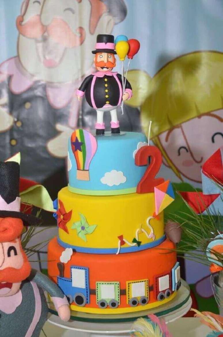 12. Invista em um bolo decorado para ser o destaque da decoração festa Mundo Bita – Foto: Ideias de Festas