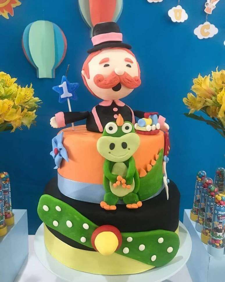 2. Lindo bolo personalizado para festa infantil Mundo Bita – Foto: Ateliê Criando Arte e Decor